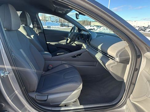Used 2024 Hyundai Elantra SEL image 17