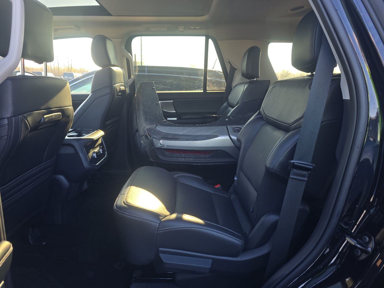 Used 2025 Ford Expedition Platinum AWD/4WD image 11