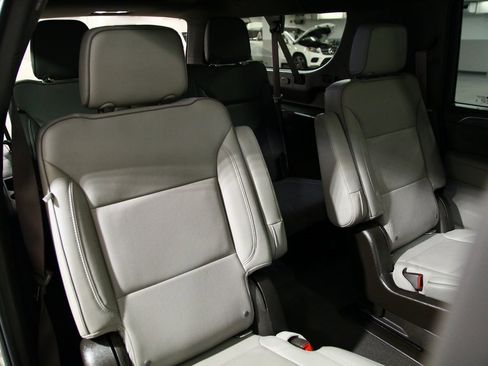 Used 2021 GMC Yukon XL SLT w/ SLT Luxury Plus Package image 24