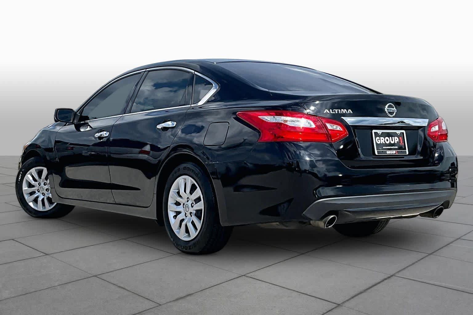 Used 2016 Nissan Altima 2.5 S w/ Power Driver Seat Package FWD image 11