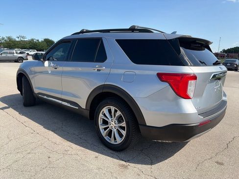 Used 2020 Ford Explorer XLT w/ Equipment Group 202A AWD/4WD image 5