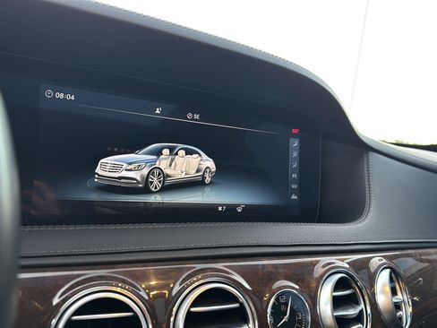 Used 2018 Mercedes-Benz S 560 Sedan image 21