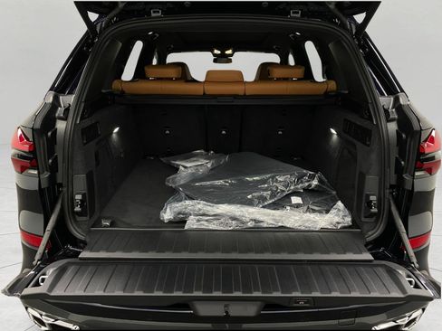 New 2026 BMW X5 M60i image 7