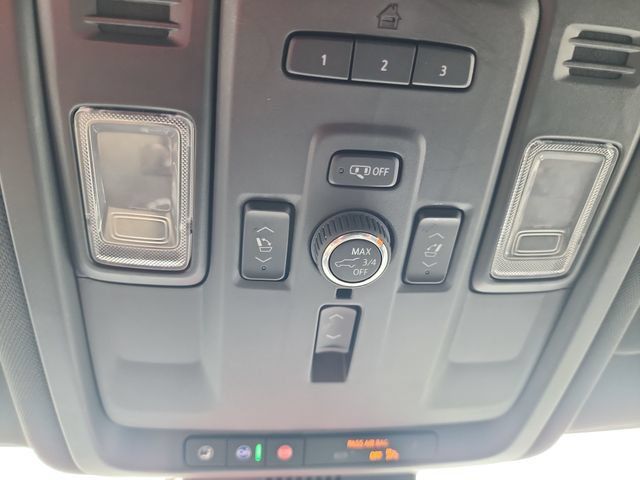 Used 2024 Chevrolet Tahoe Premier AWD/4WD image 16