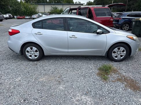Used 2015 Kia Forte LX w/ Popular Package FWD image 2