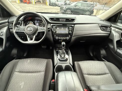 Used 2019 Nissan Rogue SV w/ Sun & Sound Touring Package image 7