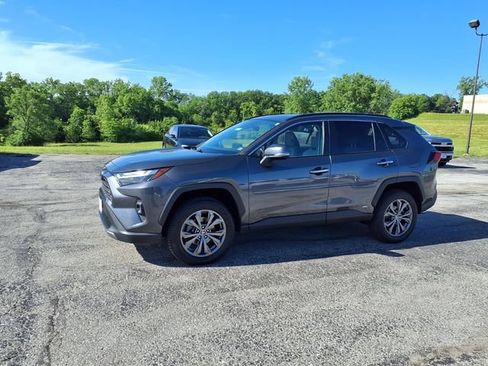 Used 2022 Toyota RAV4 Limited AWD/4WD image 37