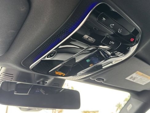 Used 2025 Mercedes-Benz GLC 300 image 23