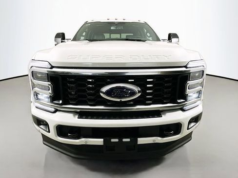 New 2026 Ford F450 Platinum w/ FX4 Off-Road Package image 2