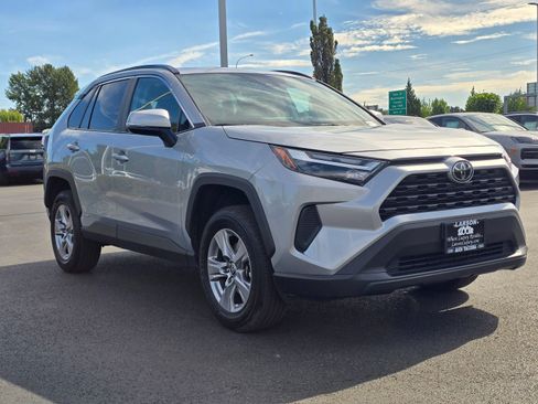 Used 2025 Toyota RAV4 XLE w/ Convenience Package AWD/4WD image 7