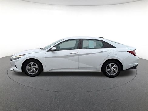 Used 2021 Hyundai Elantra SE image 8