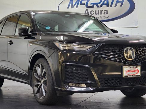 Used 2025 Acura MDX A-Spec AWD/4WD image 2