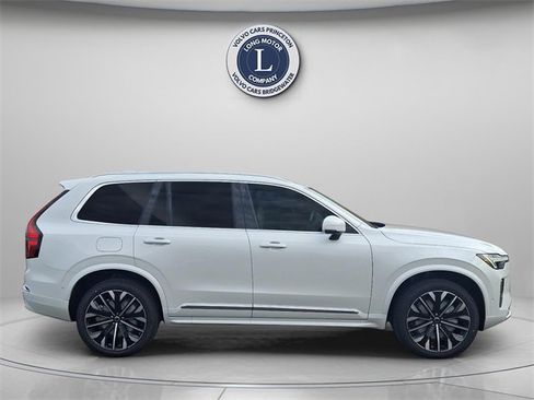 New 2025 Volvo XC90 B6 Plus w/ Protection Package Premier image 8