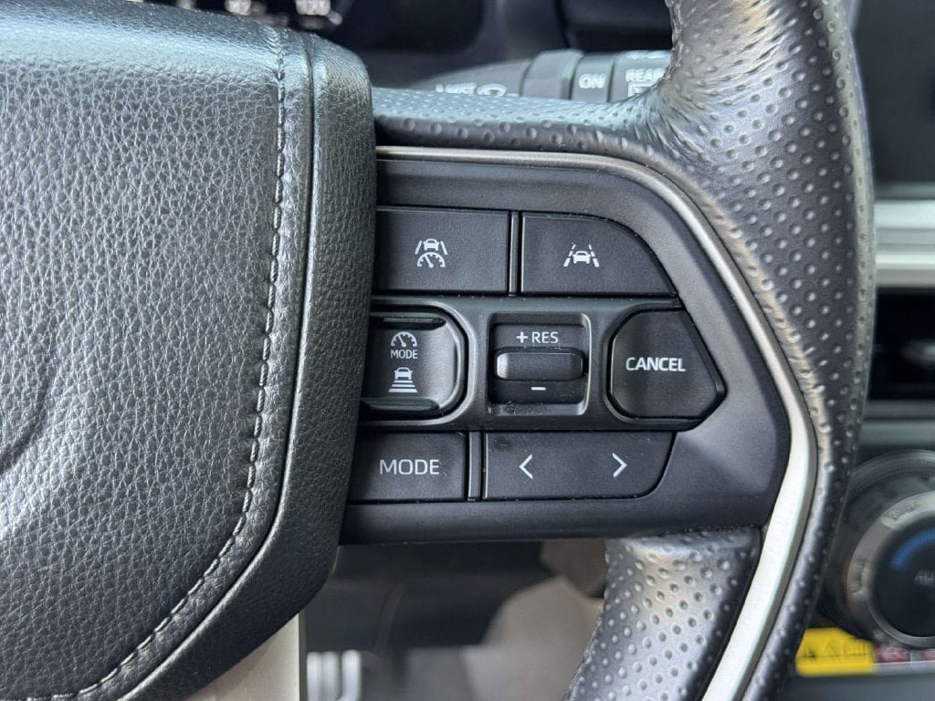 Used 2025 Toyota 4Runner TRD Sport AWD/4WD image 13