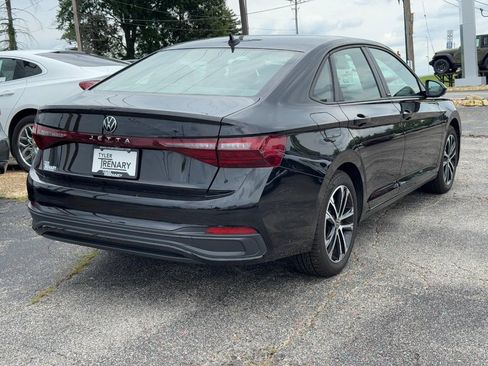 Used 2025 Volkswagen Jetta Sport FWD image 4
