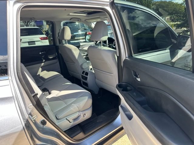 Used 2017 Honda Pilot EX-L image 11