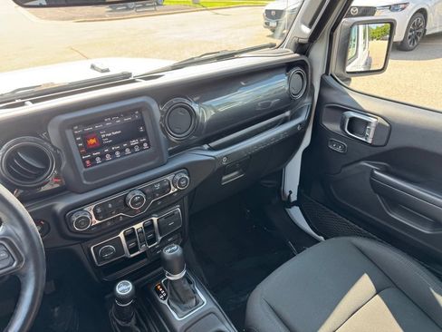 Used 2020 Jeep Wrangler Unlimited Sport AWD/4WD image 2