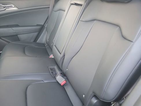 Used 2025 Kia Sportage EX image 13