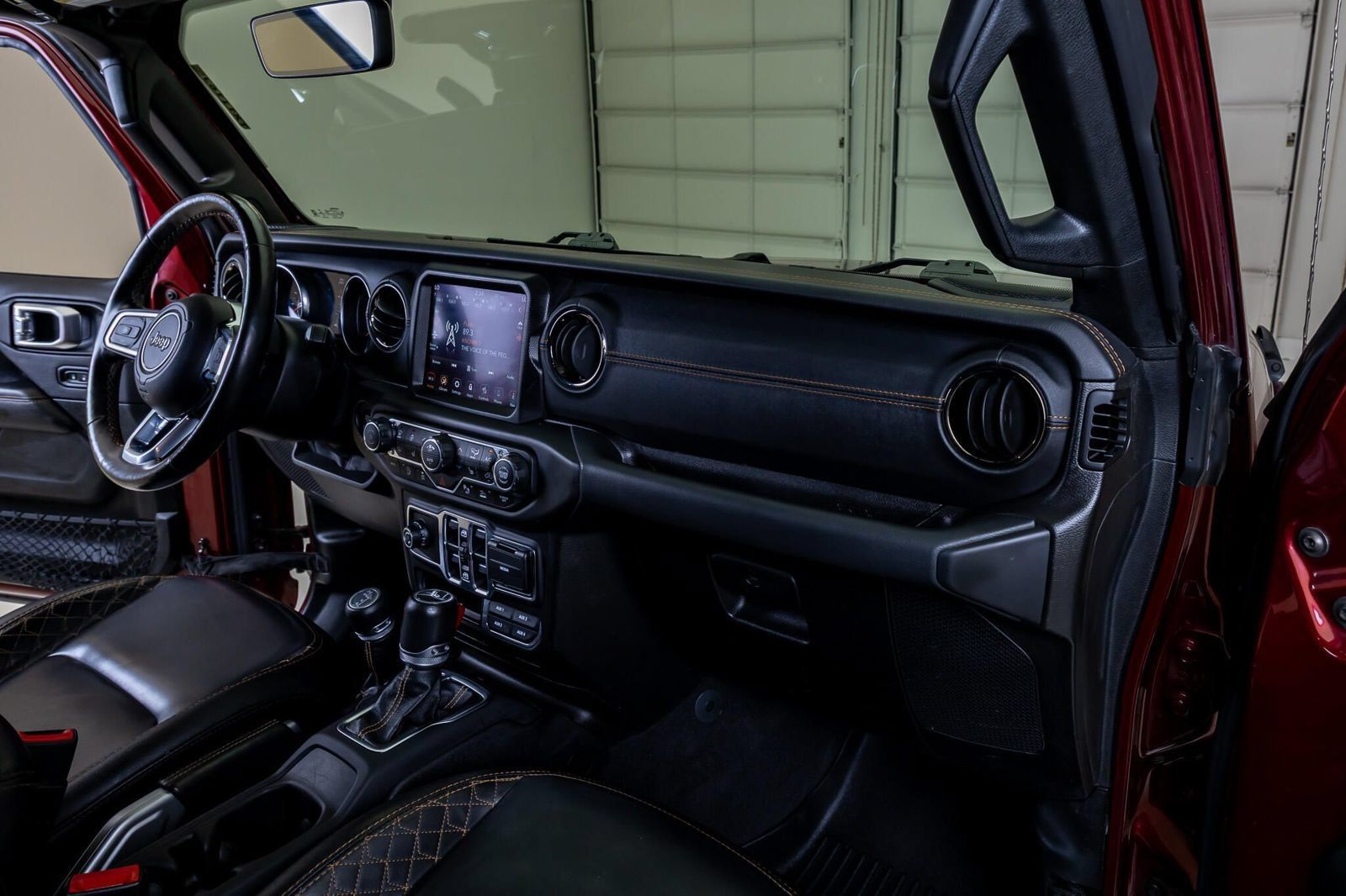 Used 2021 Jeep Gladiator Overland AWD/4WD image 15