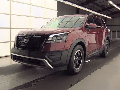 Used 2025 Nissan Pathfinder Rock Creek AWD/4WD image 2