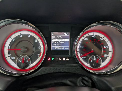 Used 2017 Dodge Grand Caravan Crew FWD image 7