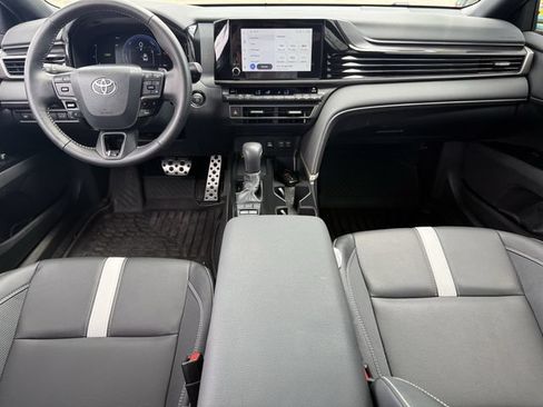 Used 2025 Toyota Camry LE FWD image 9