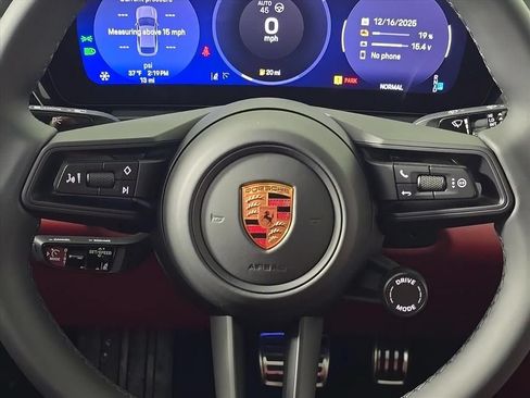 Certified 2025 Porsche Macan 4S Electric AWD/4WD image 27