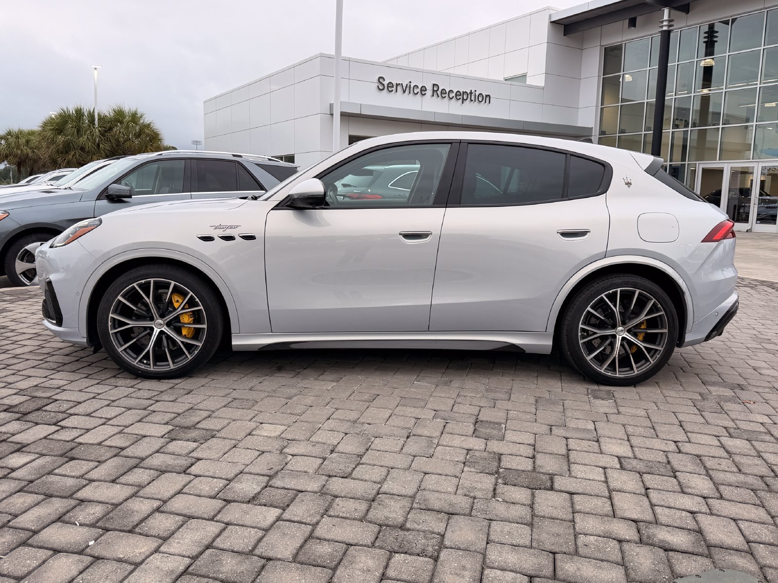 Used 2023 Maserati Grecale Trofeo AWD/4WD image 12