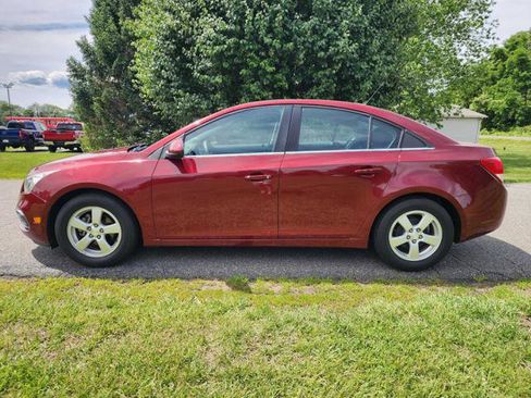 Used 2016 Chevrolet Cruze LT FWD image 1