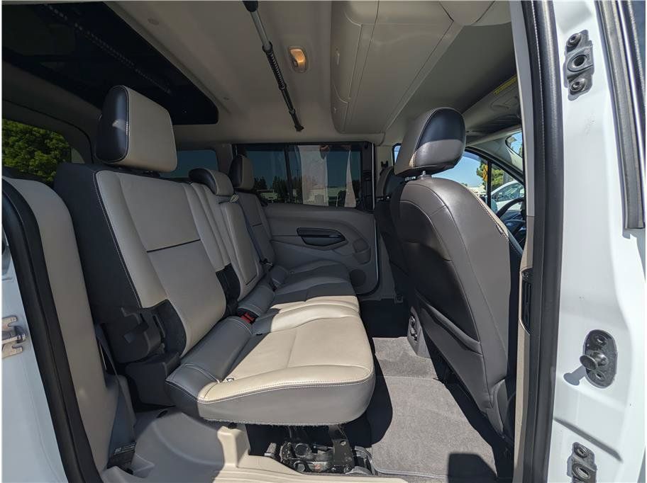 Used 2014 Ford Transit Connect Titanium FWD image 16