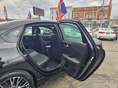 Used 2023 Kia Forte GT-Line w/ GT-Line Premium Package FWD image 12