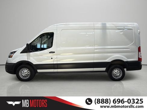 Used 2025 Ford Transit 250 148 Medium Roof Extended AWD image 2