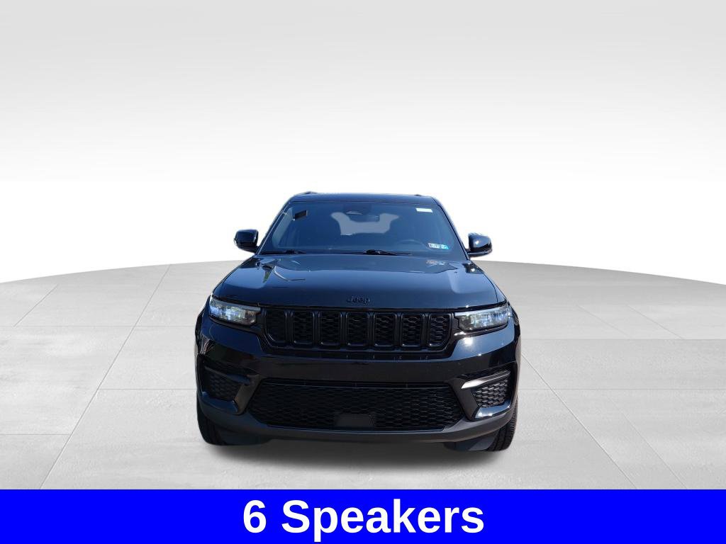 Used 2024 Jeep Grand Cherokee Altitude AWD/4WD image 3