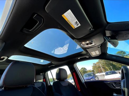 Used 2025 Mercedes-Benz GLB 35 AMG 4MATIC image 14