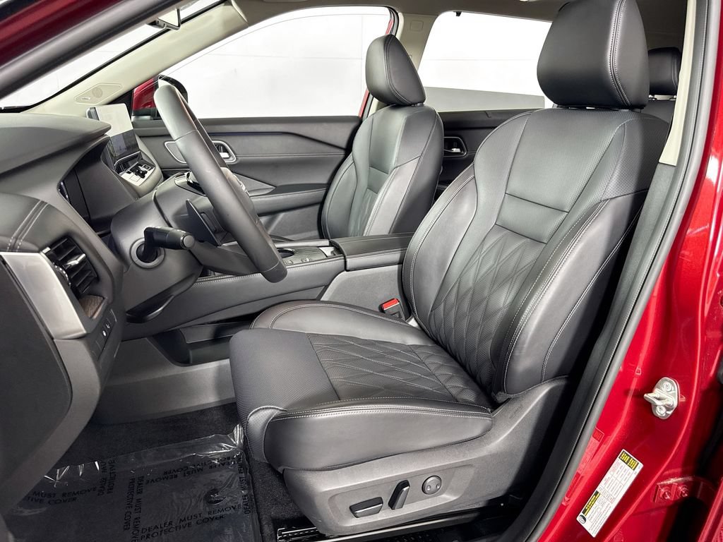Used 2025 Nissan Rogue Platinum w/ Platinum Premium Package FWD image 27