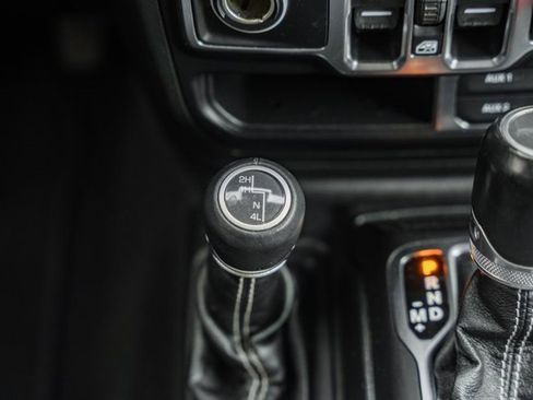 Used 2020 Jeep Gladiator Overland image 33