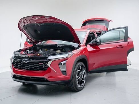New 2026 Chevrolet Trax RS w/ Driver Confidence Package FWD image 17