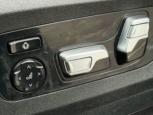 Used 2020 BMW X7 xDrive40i w/ Cold Weather Package image 36