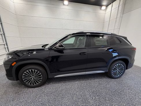 New 2026 Volkswagen Tiguan S AWD/4WD image 2