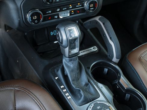 Used 2024 Ford Bronco Outer Banks AWD/4WD image 17