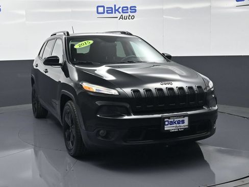 Used 2015 Jeep Cherokee Latitude w/ Comfort/Convenience Group FWD image 2