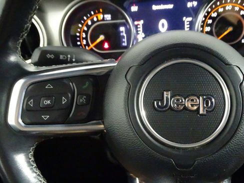 Used 2021 Jeep Wrangler Unlimited Sahara image 23