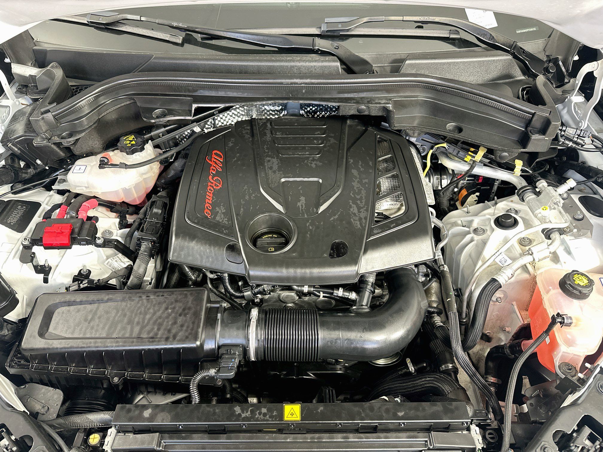 Used 2023 Alfa Romeo Stelvio Ti AWD/4WD image 34