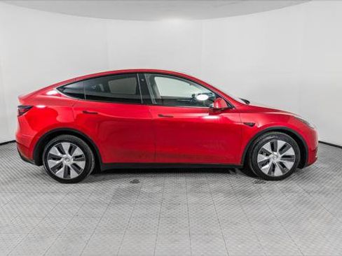 Used 2023 Tesla Model Y Long Range image 8