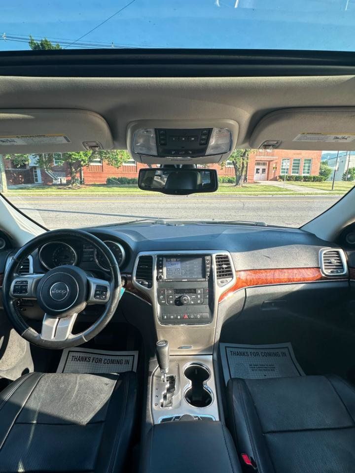 Used 2011 Jeep Grand Cherokee Limited w/ Luxury Group II AWD/4WD image 25