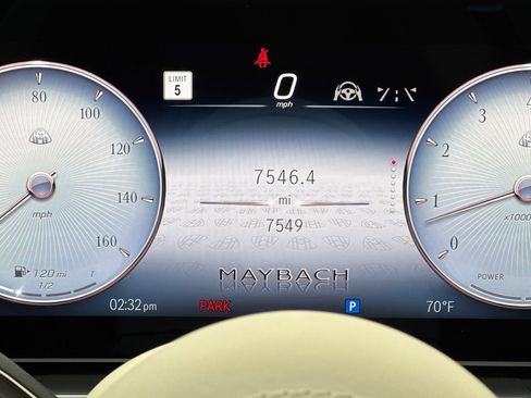 Used 2025 Mercedes-Benz Maybach GLS 600 4MATIC image 24