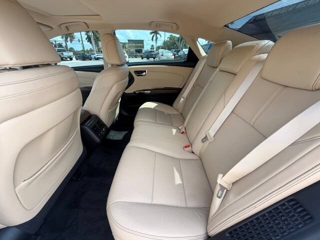 Used 2018 Toyota Avalon Limited w/ Protection Package FWD image 9
