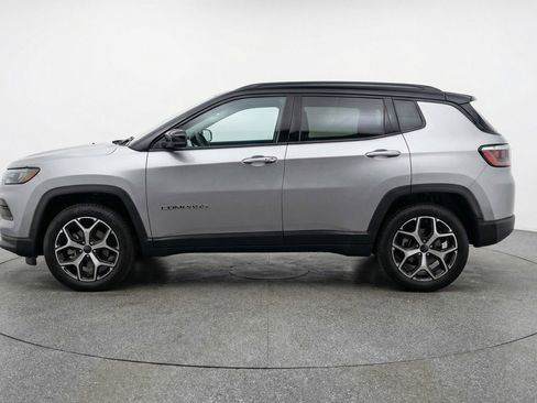 Used 2025 Jeep Compass Limited AWD/4WD image 5
