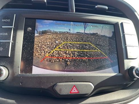 Used 2025 Kia Soul LX image 12