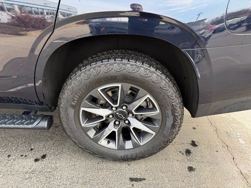 Used 2023 Chevrolet Tahoe Z71 w/ Luxury Package image 5